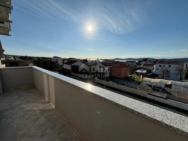 ZADAR, TURANJ - attic apartment with garden