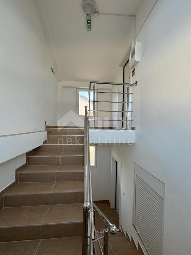 ZADAR, TURANJ - attic apartment with garden