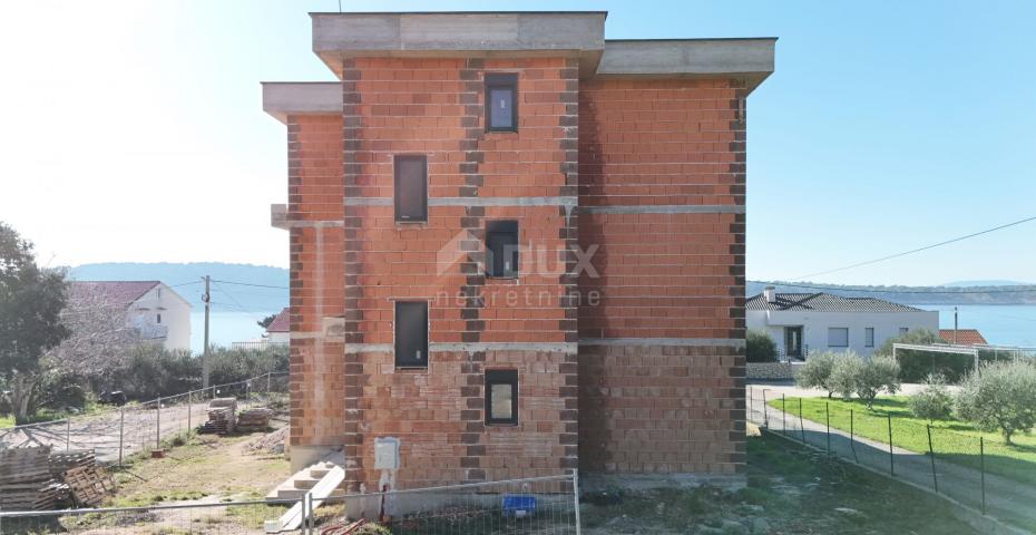 OTOK RAB, BARBAT - NOVOGRADNJA! Penthouse s terasom 80 m2