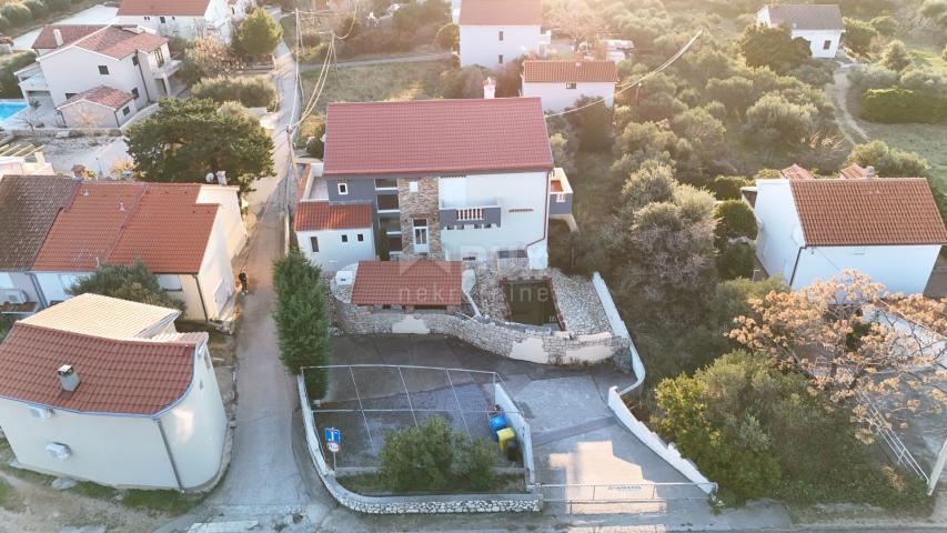 RAB ISLAND, BARBAT - Apartment on the ground floor with parking and a shared pool