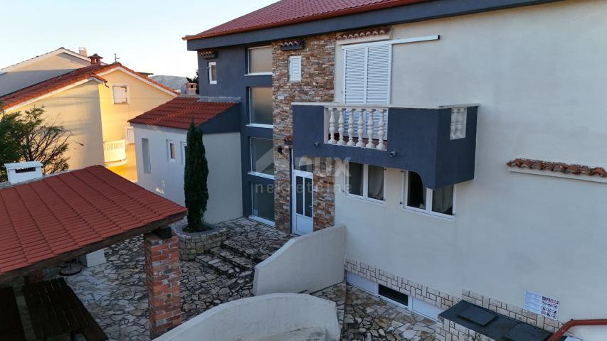 RAB ISLAND, BARBAT - Apartment on the ground floor with parking and a shared pool