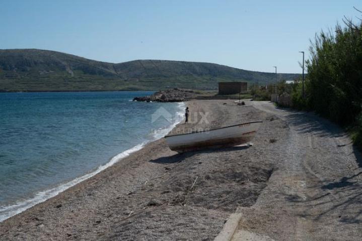 PAG, ZUBOVIĆI - Kuća s 4 apartmana blizu Novalje (moguća zamjena za stan u Rijeci)