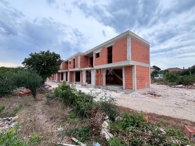 PAKOŠTANE, DRAGE - Two-story apartment with swimming pool under construction S4