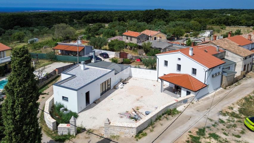 ISTRIA, BALE (surroundings) - Two renovated residential buildings in a great location, opportunity!