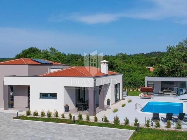 Labin, Modern Holiday Villa with heated pool