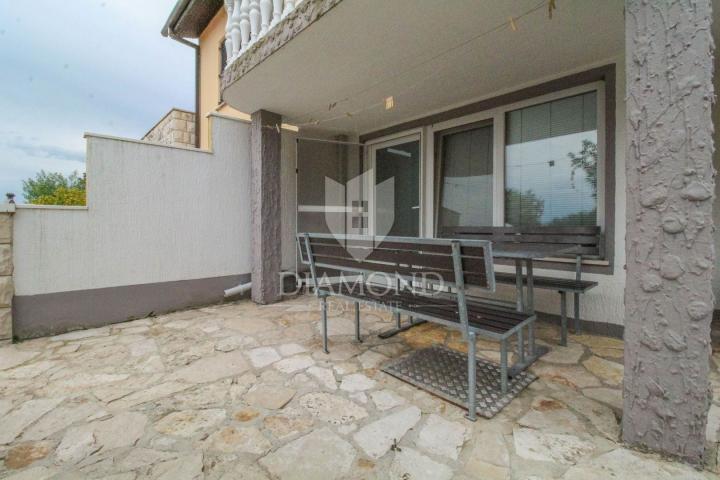 Crveni Vrh, ground floor apartment with sea view