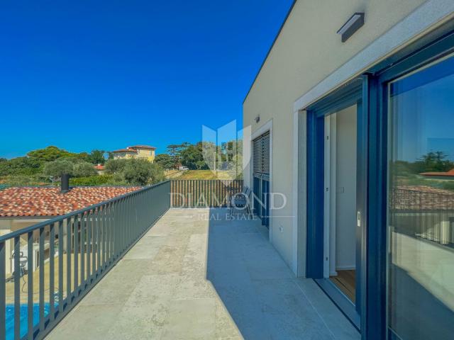 Umag surroundings, modern holiday house with pool and sea view