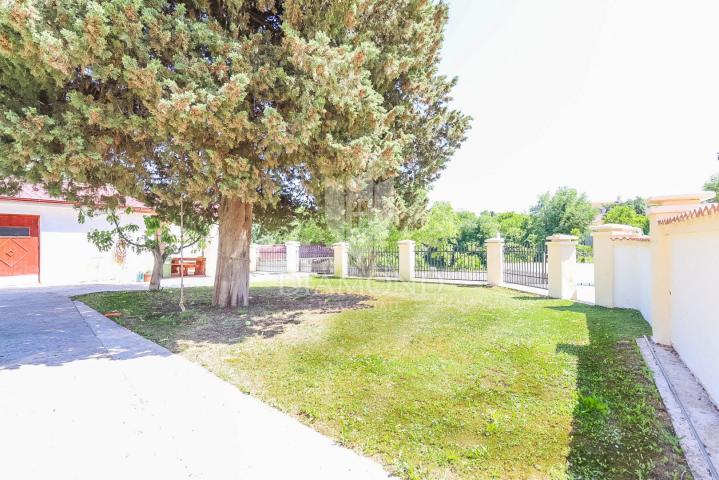 Marcana, surroundings, house with pool and large garden