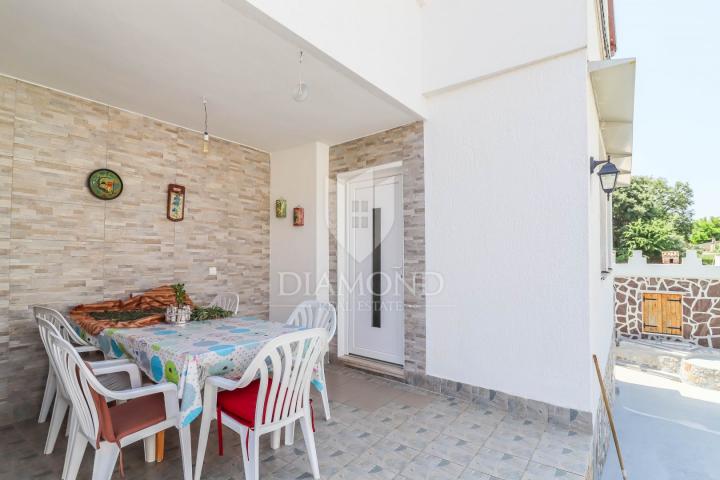 Porec, surroundings, ground floor apartment with garden near the city!