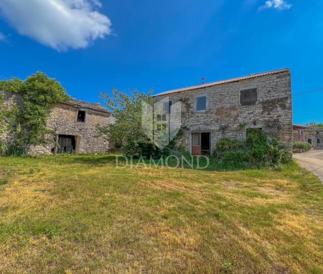 Oprtalj surroundings, Istrian stone house for renovation in a quiet location