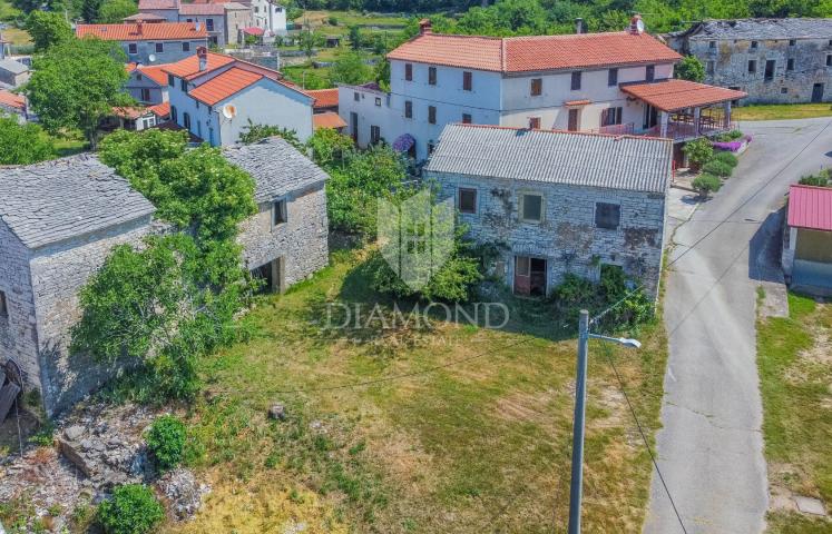 Oprtalj surroundings, Istrian stone house for renovation in a quiet location