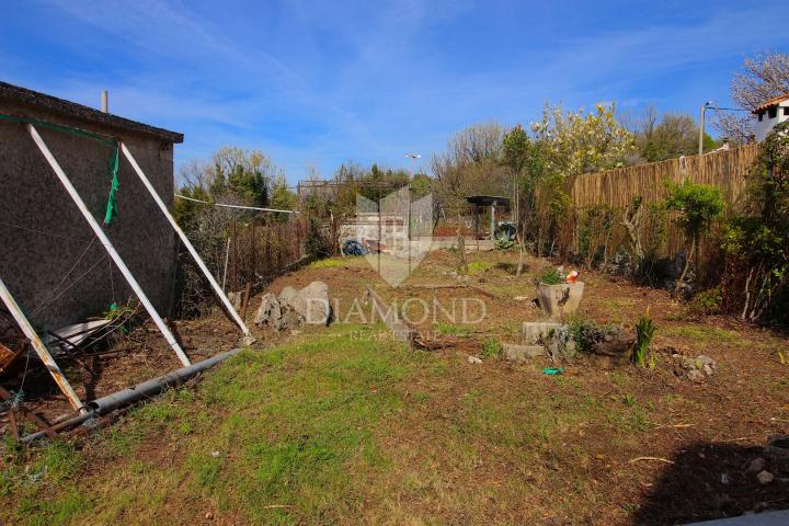 Labin, surroundings, house with garden and garage