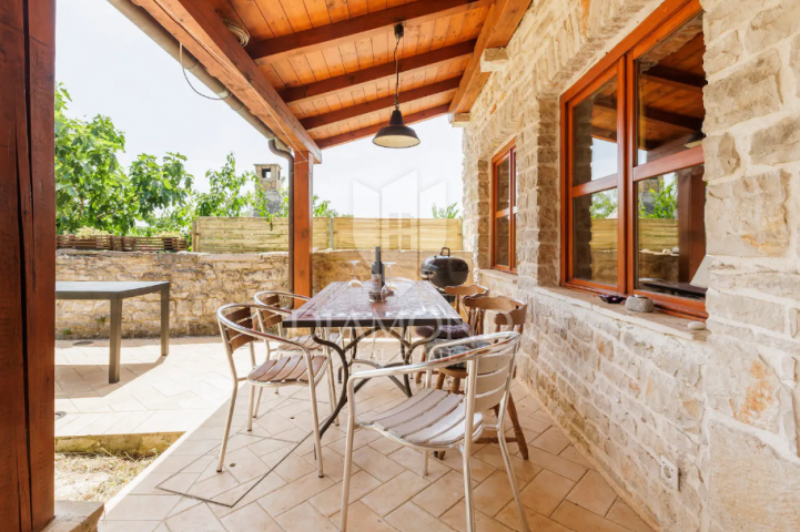 Marčana, surroundings, two stone houses with pool