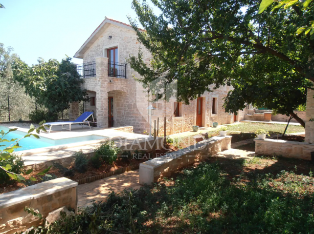 Marčana, surroundings, two stone houses with pool