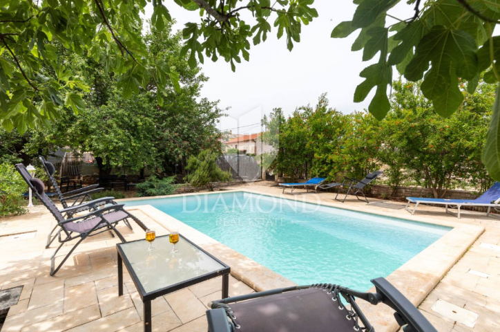 Marčana, surroundings, two stone houses with pool