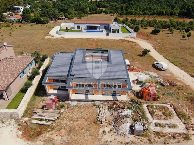 Svetvinčenat, modern villa for vacation with swimming pool