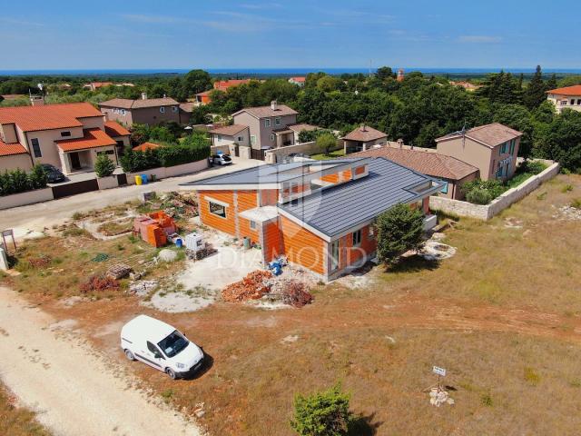 Svetvinčenat, modern villa for vacation with swimming pool