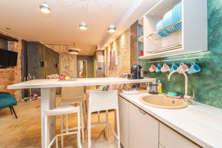 Rovinj, centar, renovirani studio apartman u mirnoj ulici