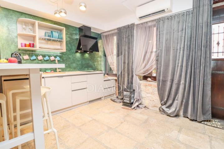 Rovinj, centar, renovirani studio apartman u mirnoj ulici