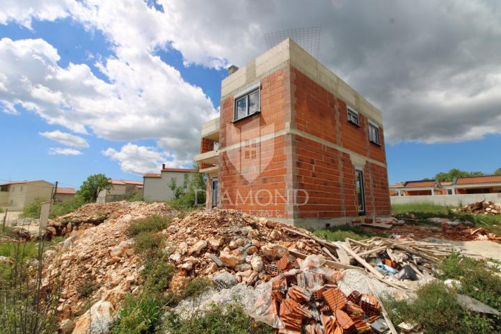 Marčana, surroundings, holiday house under construction, sea view