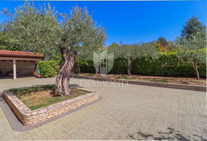 Rovinj, Umgebung, Haus mit Pool und Meerblick