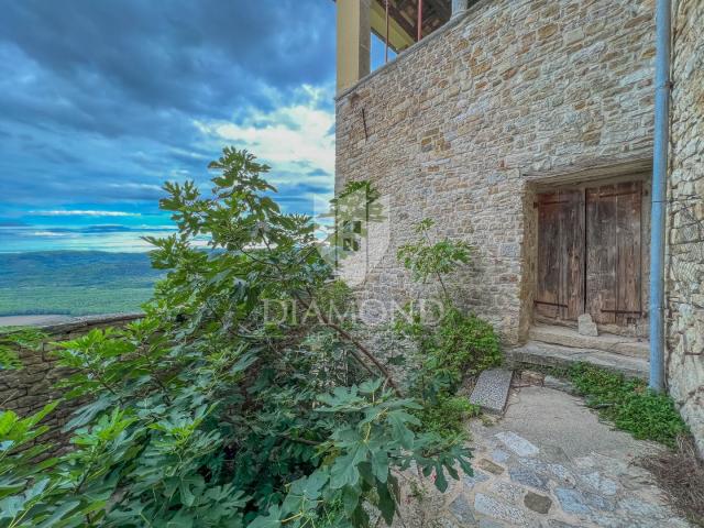 Motovun, Haus im Zentrum mit freiem Blick