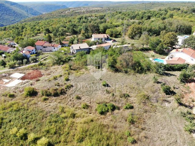 Labin, surroundings, building land in an excellent location