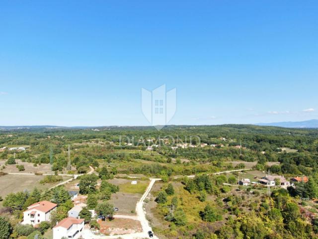 Labin, surroundings, building land in an excellent location