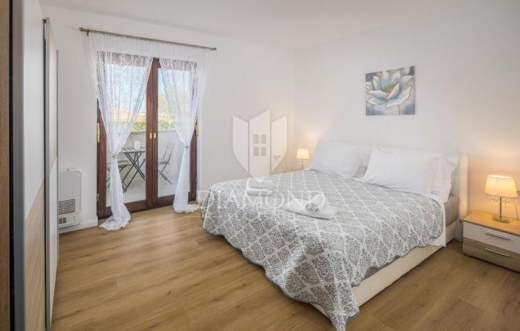 Poreč, house with three spacious apartments in a quiet place!