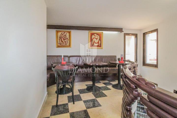 Umag, a house with potential in the old town!