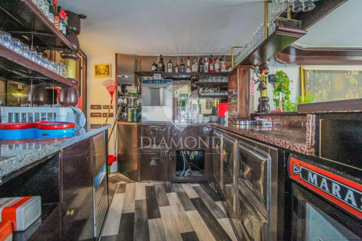 Umag, a house with potential in the old town!