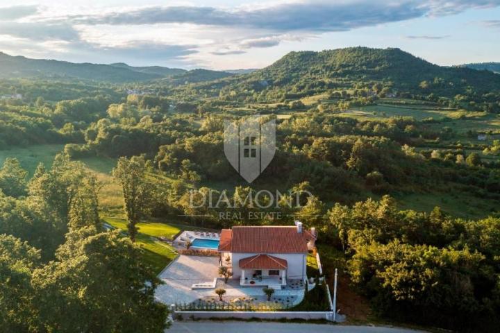 Pićan, Umgebung, schöne Villa inmitten der Natur