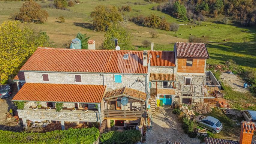 Grožnjan, okolica! Prekrasna Istarska kamena kuća!