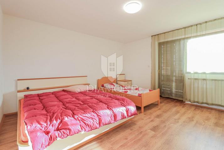 Umag, okolica! Apartmanska kuća sa lijepom okućnicom!