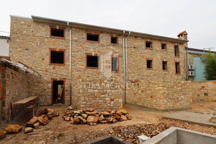 Svetvinčenat, surroundings, stone house with swimming pool