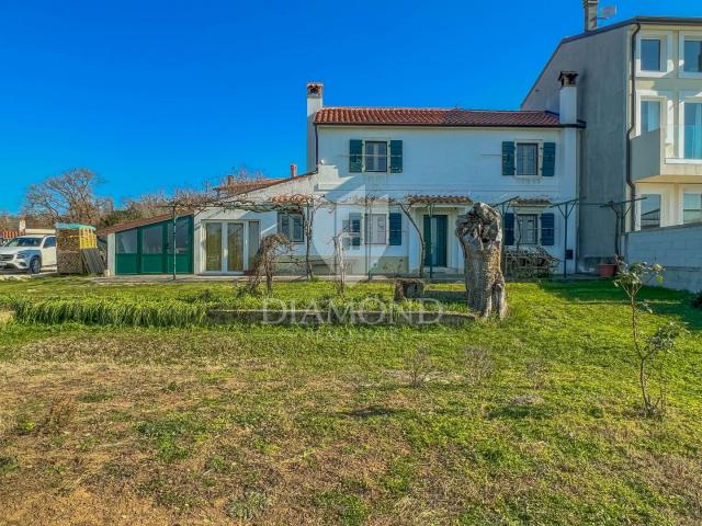 Bereich Umag, renoviertes Haus mit Meerblick