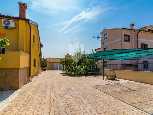 Poreč, Apartmenthaus mit Swimmingpool und großem Garten!