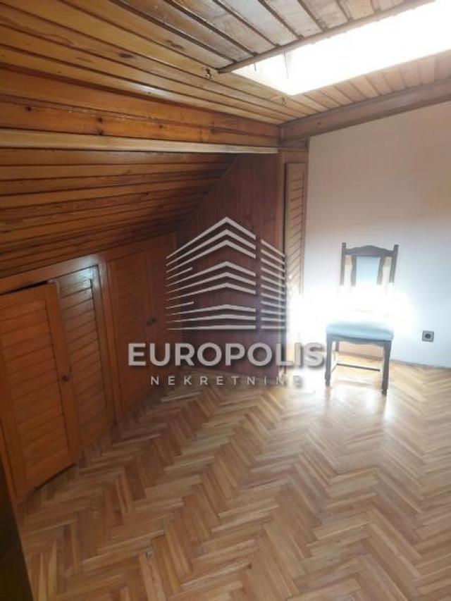 Duplex sa parkingom kod Pinka, Dedinje ID#5383