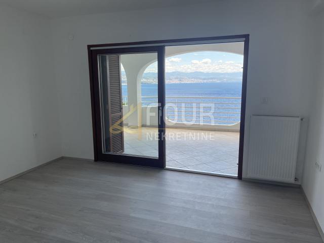 Opatija, 170. 45m2, 2s+db, 3 terase, balkon, pogled, parking