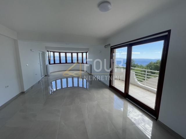 Opatija, 170. 45m2, 2s+db, 3 terase, balkon, pogled, parking