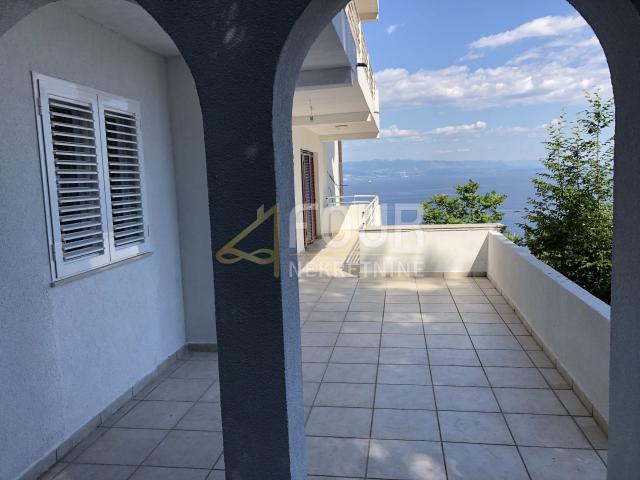 Opatija, 170. 45m2, 2s+db, 3 terase, balkon, pogled, parking