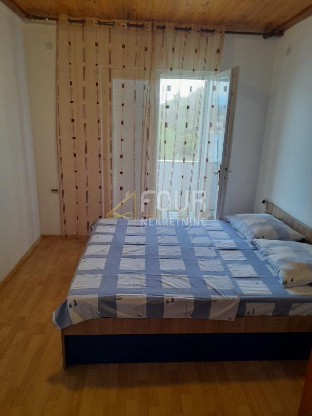 Otok Rab, Supetarska Draga, kuća s 5 apartmana, 1. red do mora