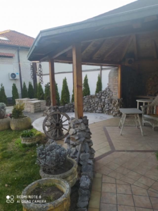 RAKOVICA MILJAKOVAC III 240m2 , 3T , 390000e