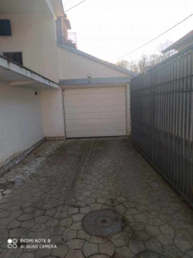 RAKOVICA MILJAKOVAC III 240m2 , 3T , 390000e