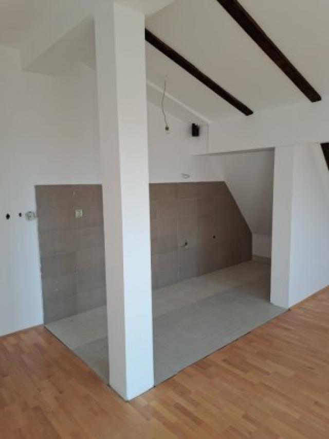 CUKARICA ZELEZNIK 60m2 , 105400e