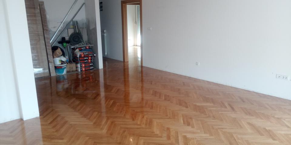 VOZDOVAC LEKINO BRDO 75m2 , T , 205000e