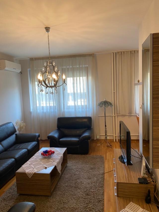 NOVI BEOGRAD BLOK 63 51m2 , 800e