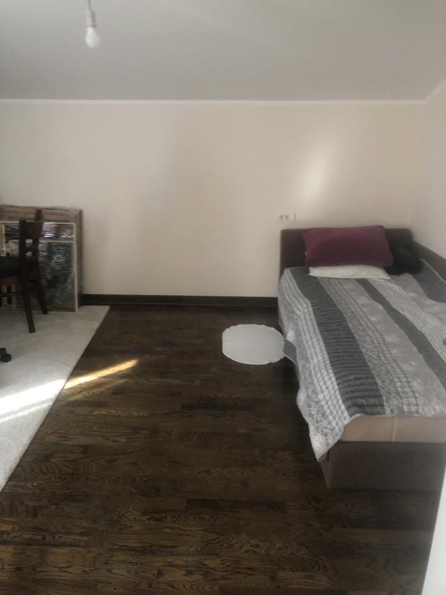 ZEMUN BATAJNICA 85m2 , T , 154000e