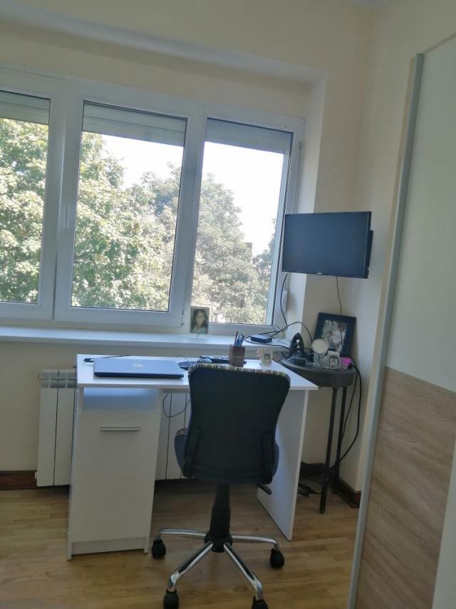 SAVSKI VENAC DEDINJE 58m2 , T , 190000e