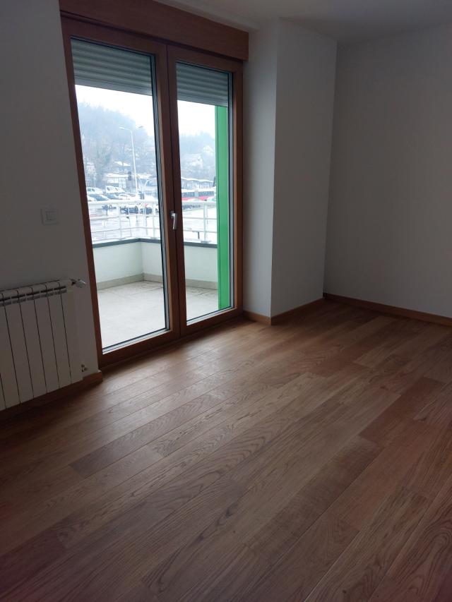 NOVI BEOGRAD BLOK 65 66m2 , T , 220000e